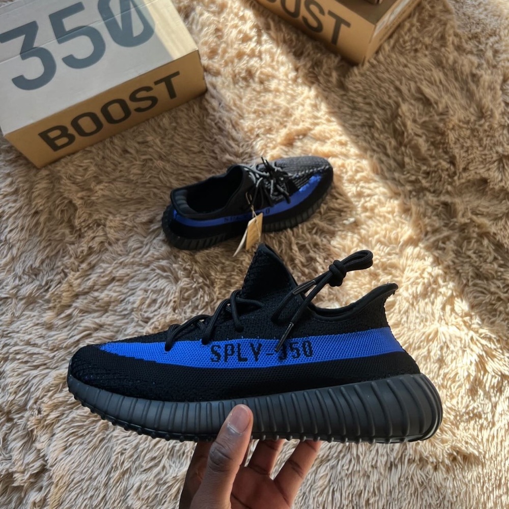 adidas Yeezy Boost 350 V2